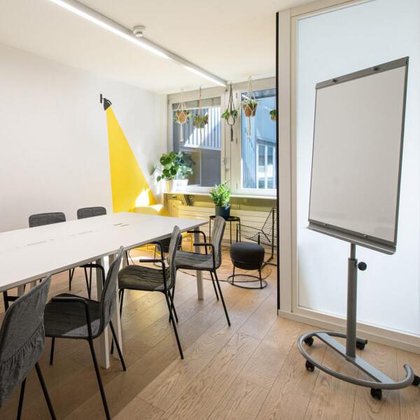 Petite salle séminaire l'Entrepôt Bulle